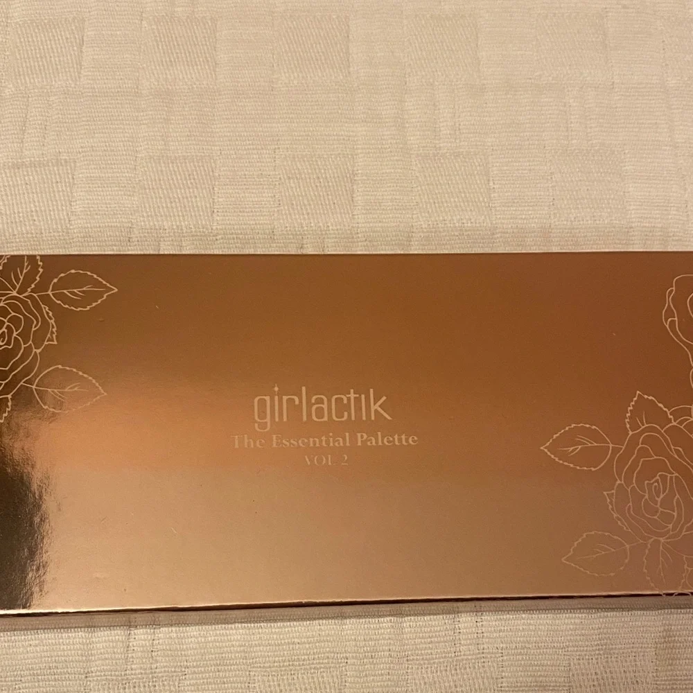 Girlactik makeup palette
